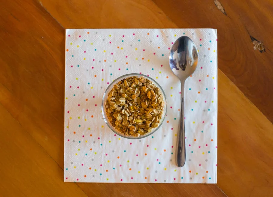 Receita: Iogurte com granola, manga e mel