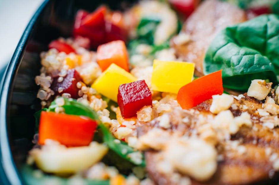 Receita: Salada de quinoa com pepino, tomate e queijo feta leve