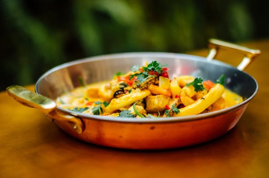 Receita: Peixe ao molho de coco e coentro